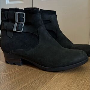 Sorel Black Ankle Boots - women’s size 9